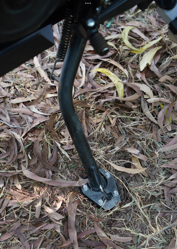 KTM 390/250 Adventure 2025-Motourenn के लिए साइड स्टैंड एक्सटेंडर एल्युमीनियम