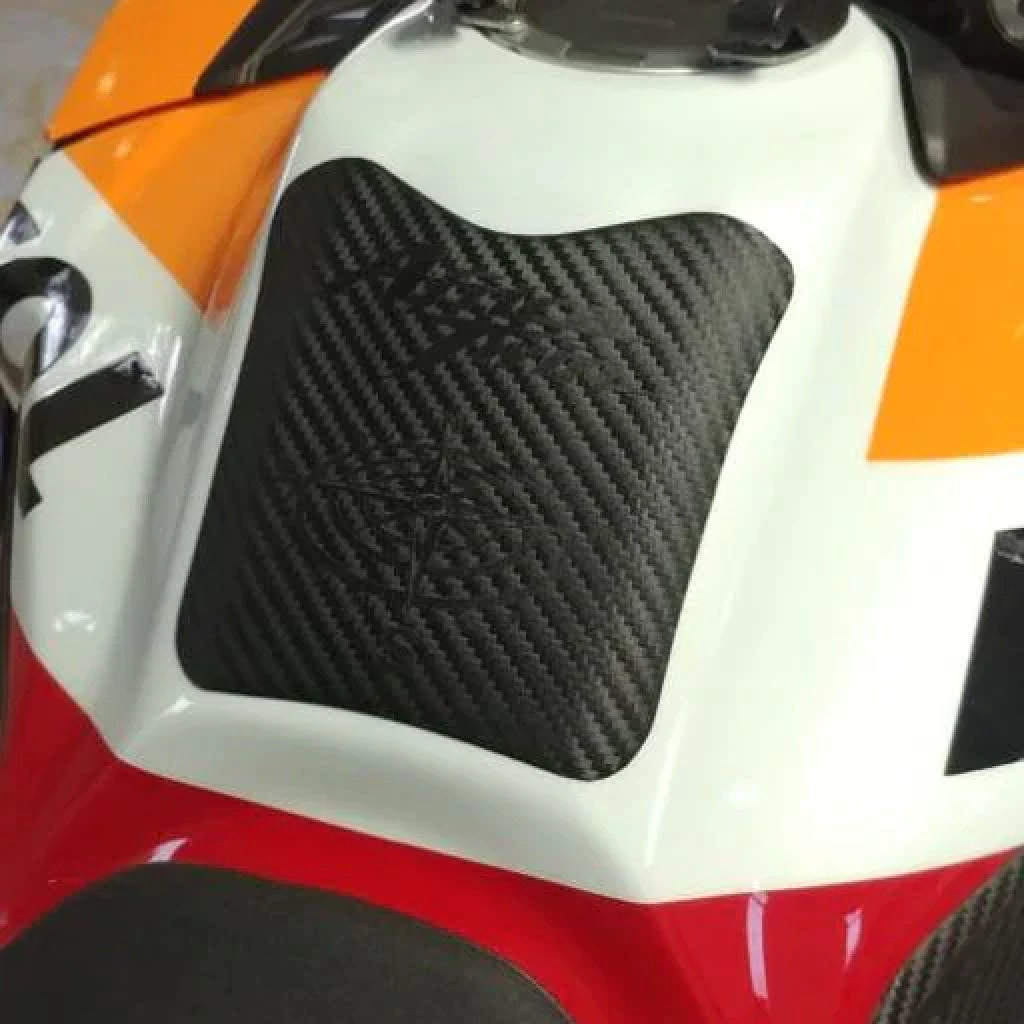Honda Africa Twin Ergonomics - Tank Pad Rubba Tech Tank Pad