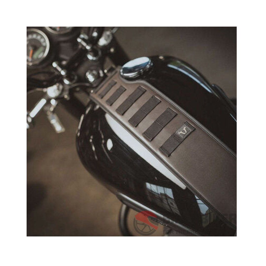 Triumph Bonneville/Thruxton लगेज - लेजेंड गियर टैंक स्ट्रैप - SW-Motech
