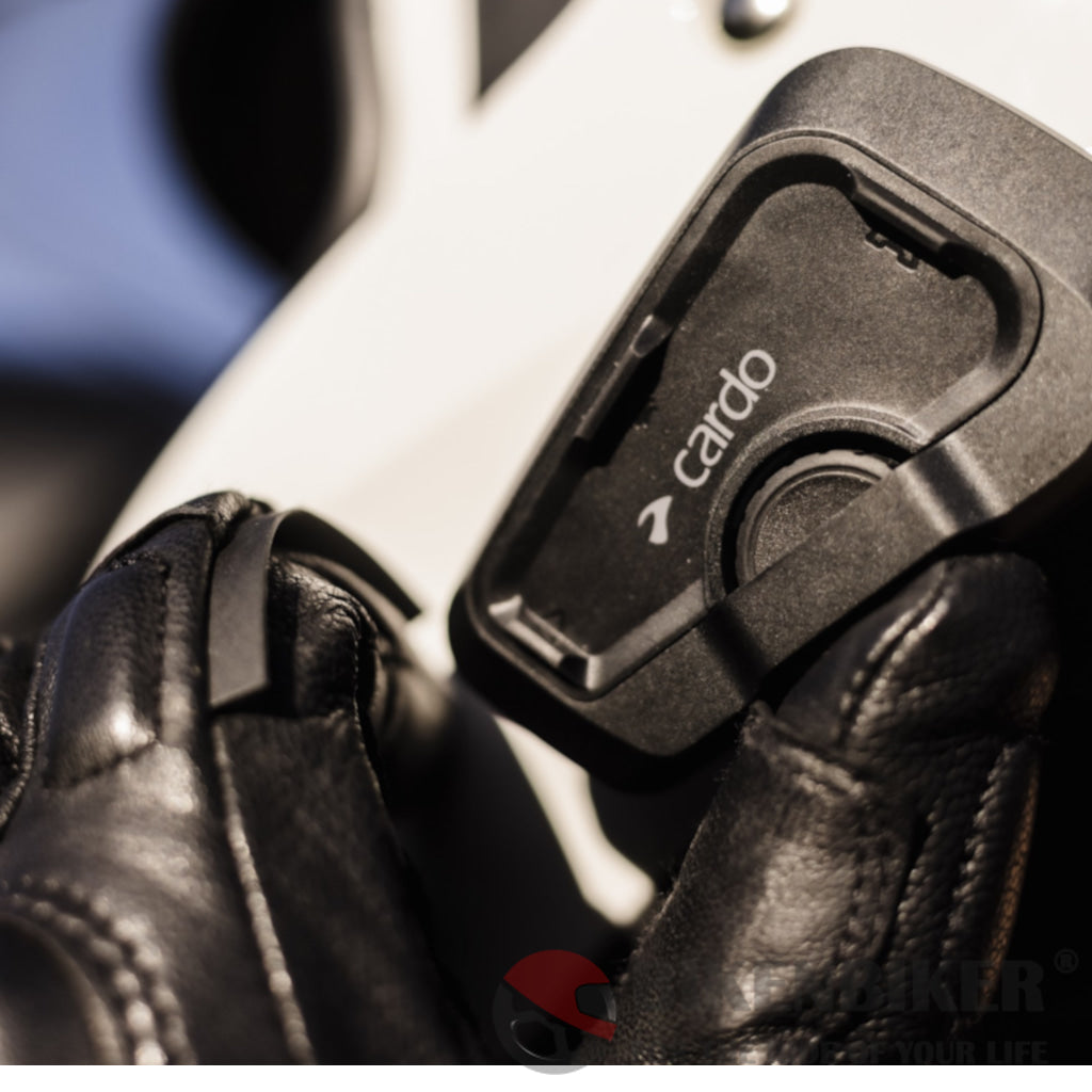 Cardo Freecom 2X Communication Device