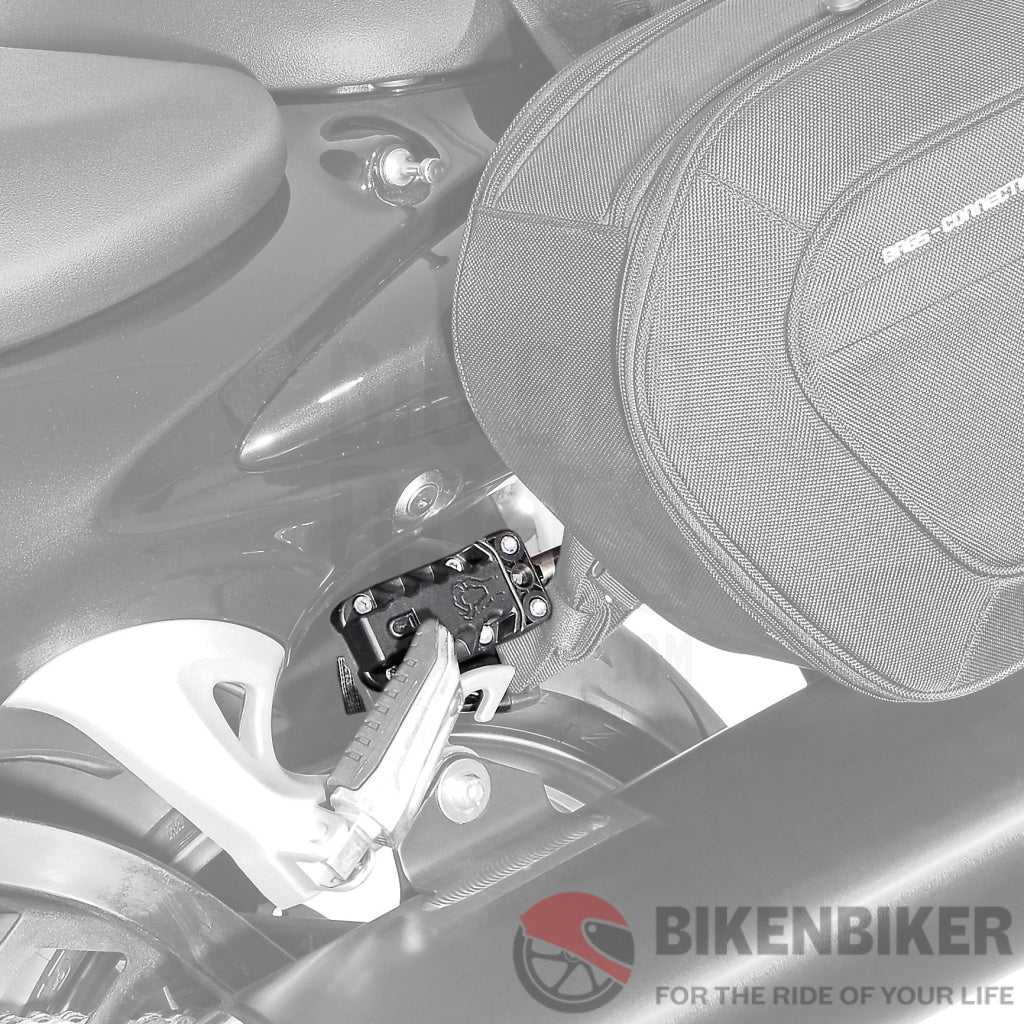 Suzuki Hayabusa Luggage - Blaze Saddlebag Mount Sw-Motech Side Carrier