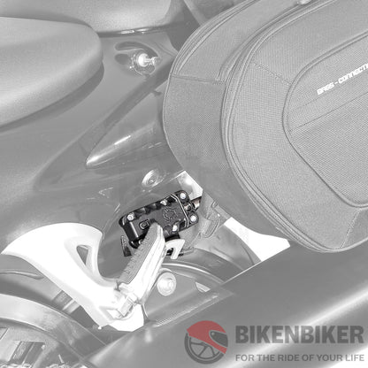 Suzuki Hayabusa Luggage - Blaze Saddlebag Mount Sw-Motech Side Carrier