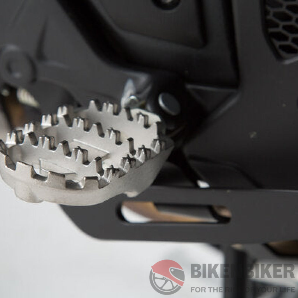 Suzuki V-Strom 650/Ktm 390 Adventure - Ion Footrest Kit Sw-Motech Footpegs