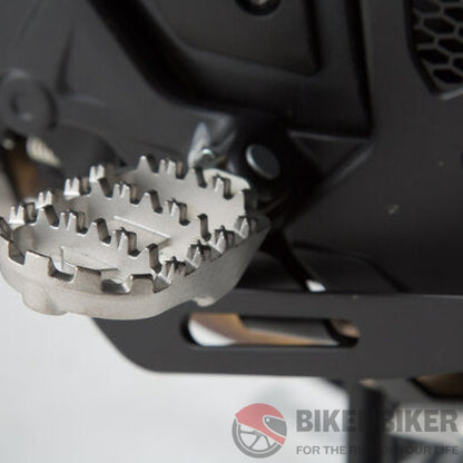 Suzuki V-Strom 650/Ktm 390 Adventure - Ion Footrest Kit Sw-Motech Footpegs