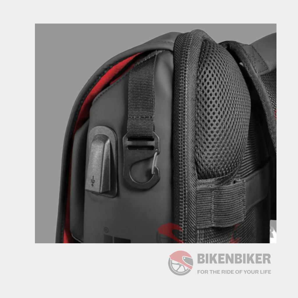 Tr33 Backpack - Givi Bag